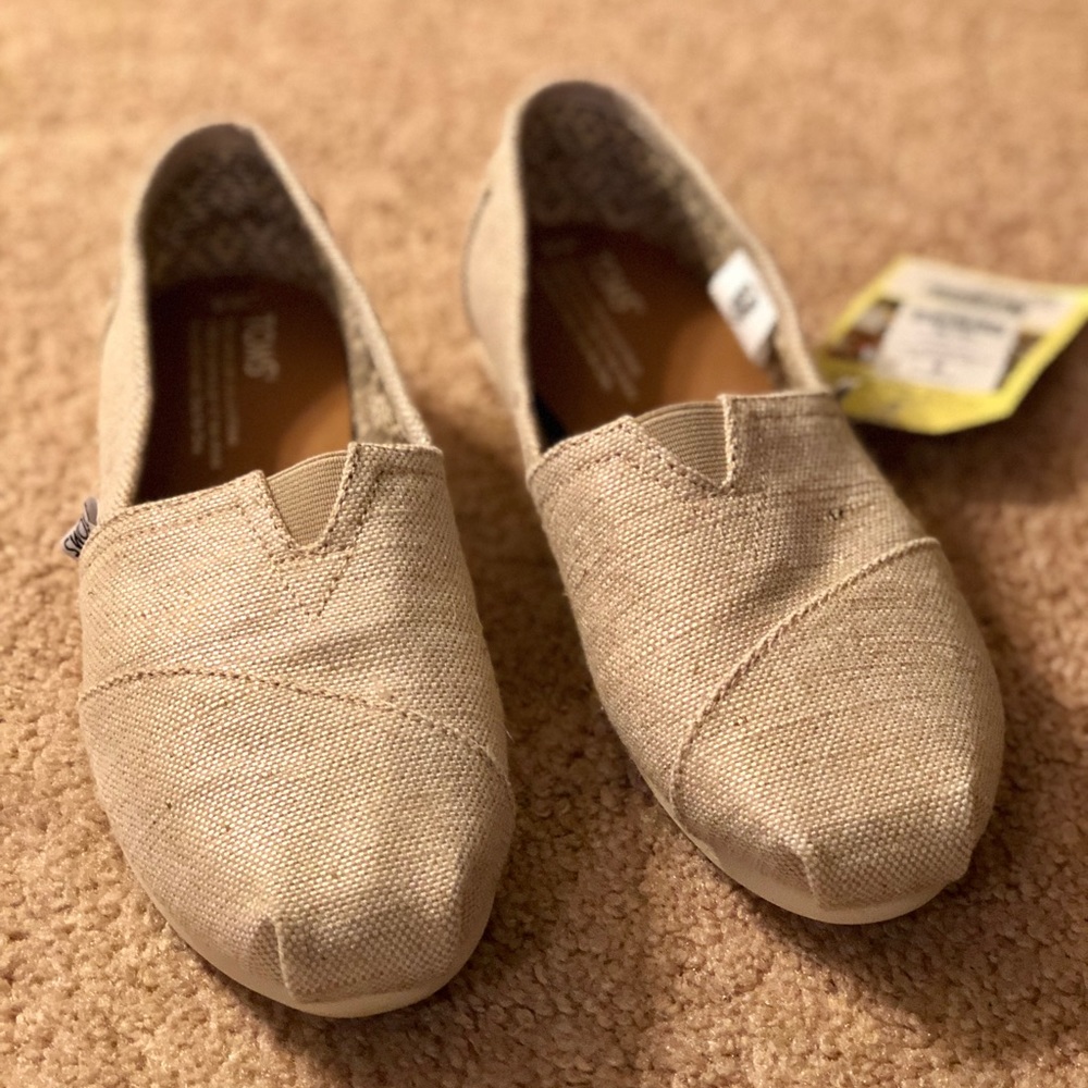 NWT Toms Alpargata in natural metallic burlap